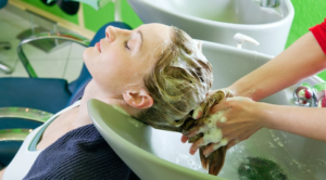 How to Choose Hair Salons That Use Natural Products